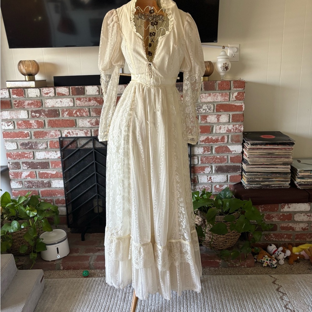 Stunning Gunne Sax wedding dress